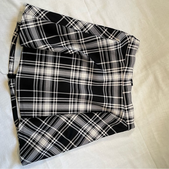 Hot topic plaid zip up skater skirt with pockets - Picture 3 of 4